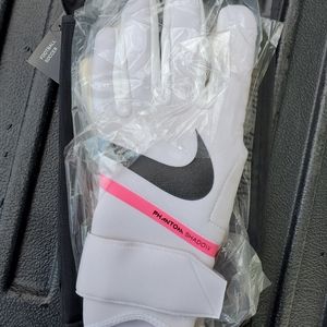 Goalkeeper gloves